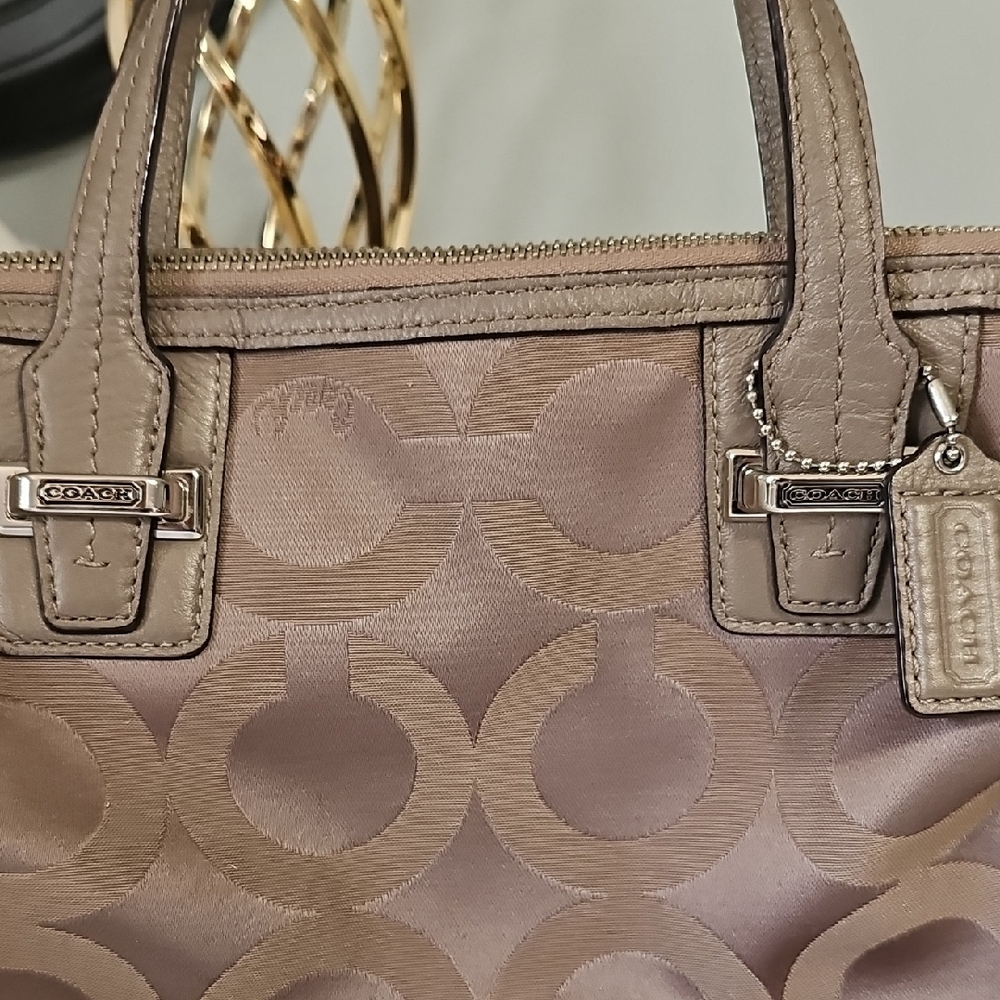 Coach Taylor Op Art Satchel - Picture 4 of 13